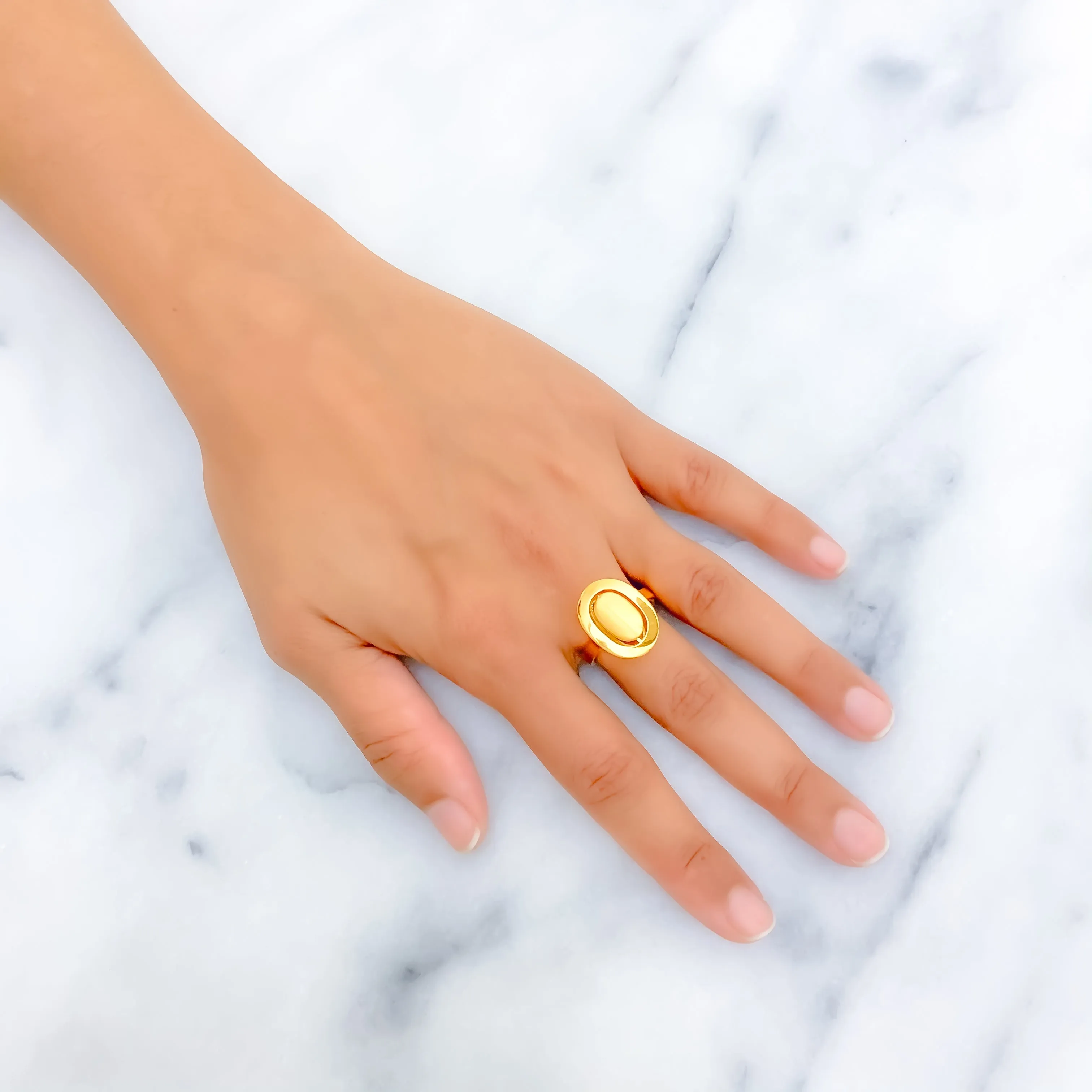 Beautiful Oval 22k Gold Ring