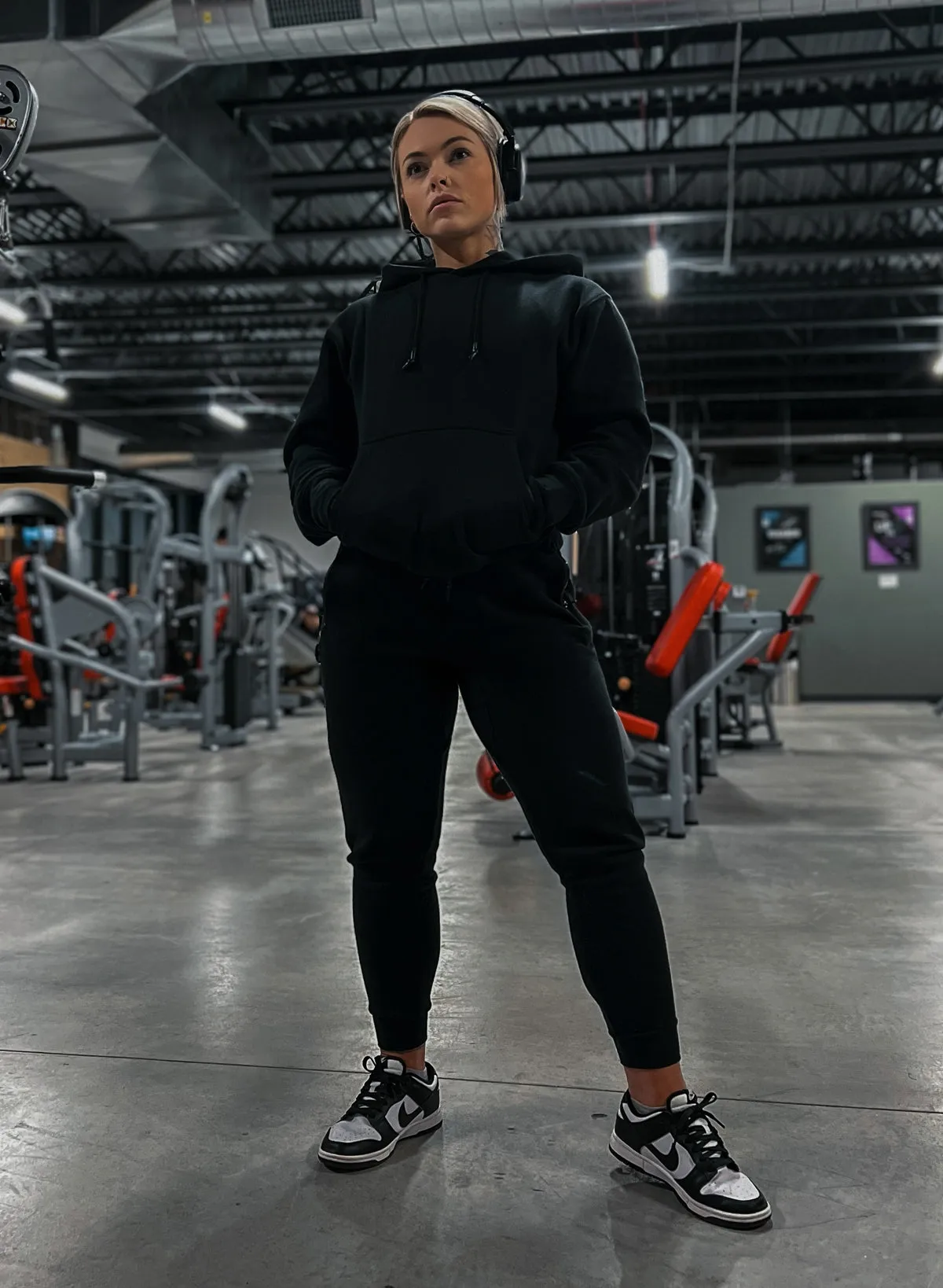 ESSENTIAL V2 FITTED JOGGER - BLACK