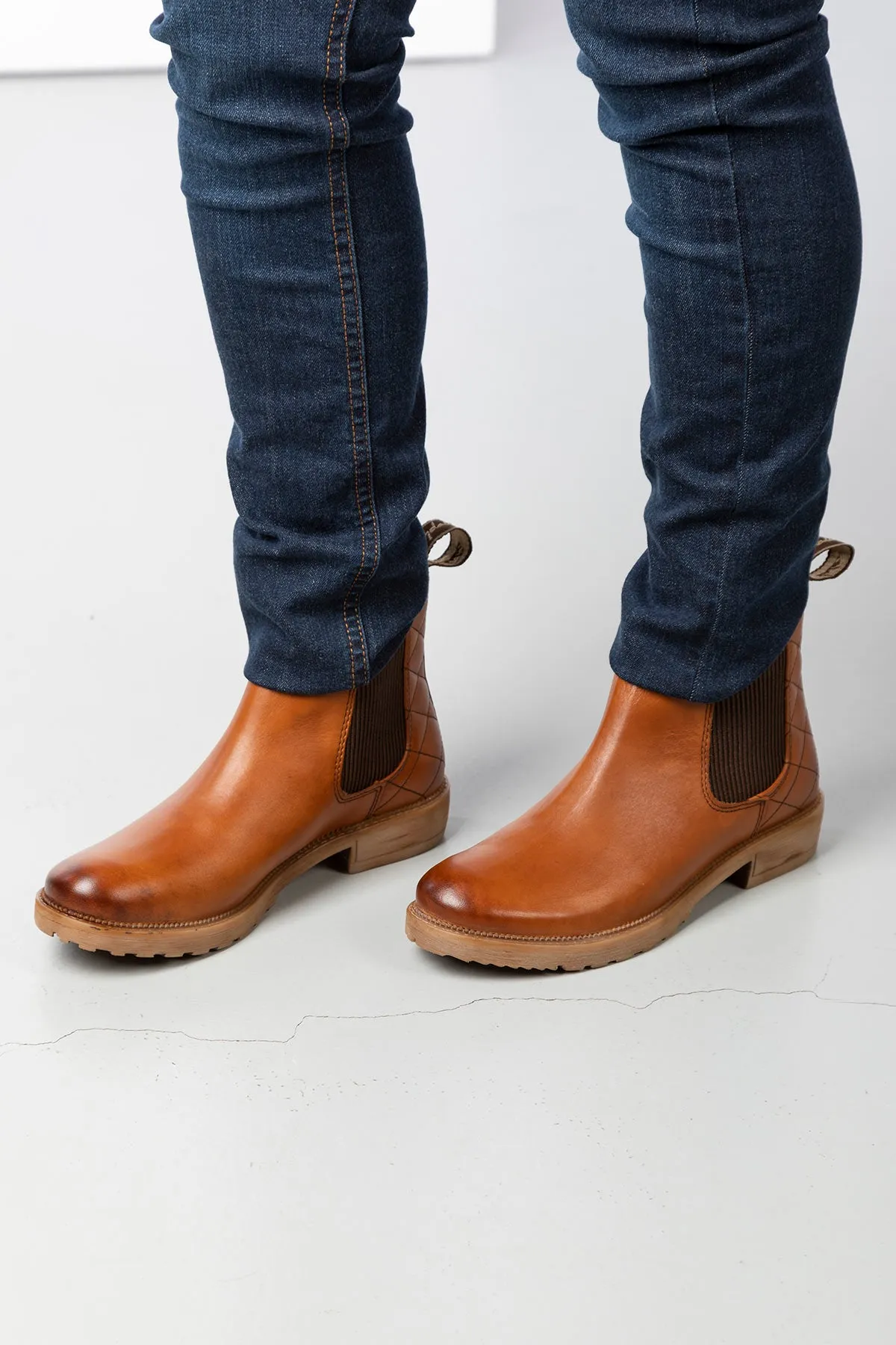 Ladies Pull On Chelsea Boots - Skelton