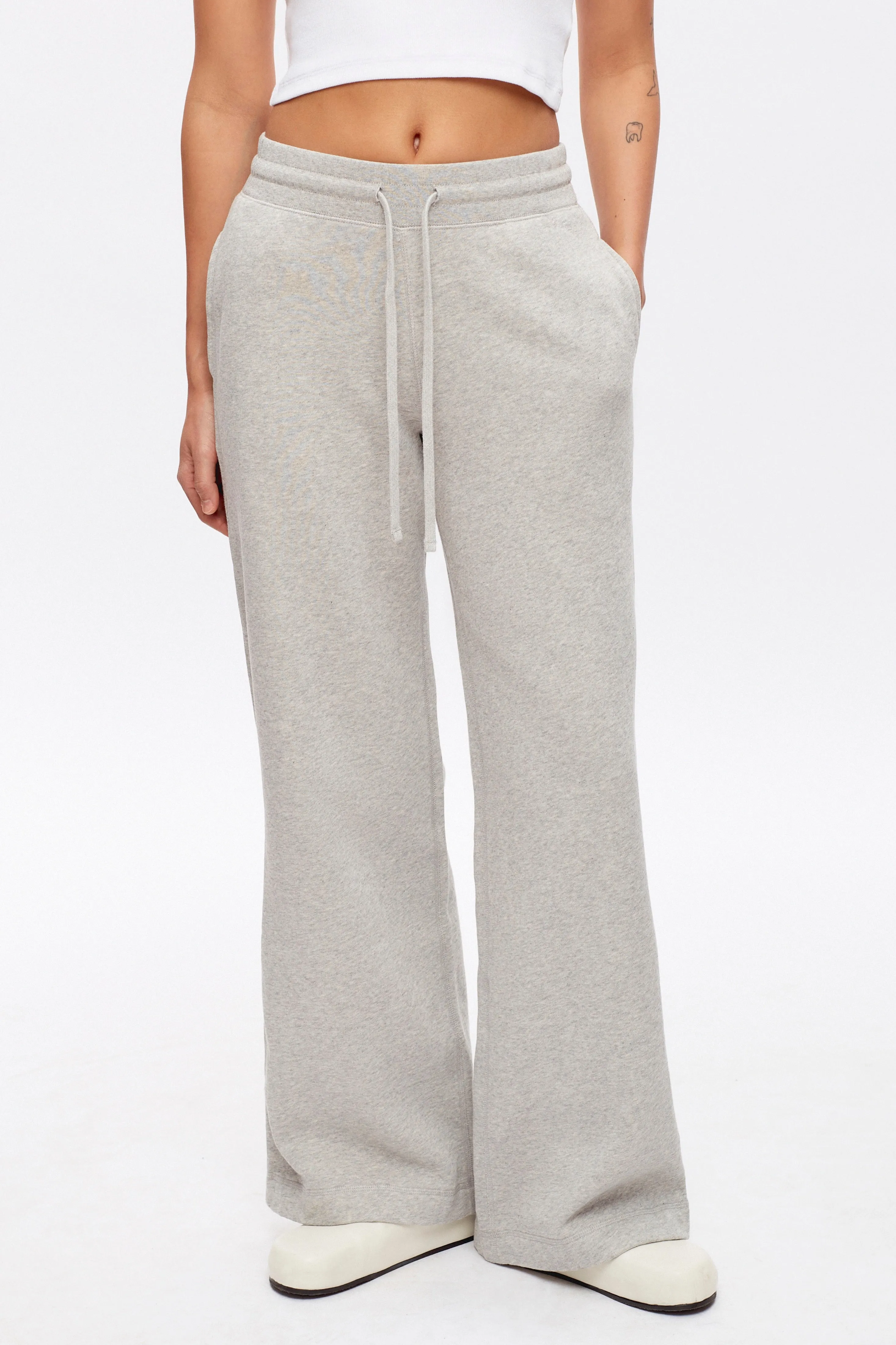 Women's Wide Leg Sweatpant in Heather Grey